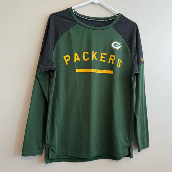 Nike Men's Green Bay Packers Long Sleeve Dri Fit Shirt NWOT - Picture 2 of 10